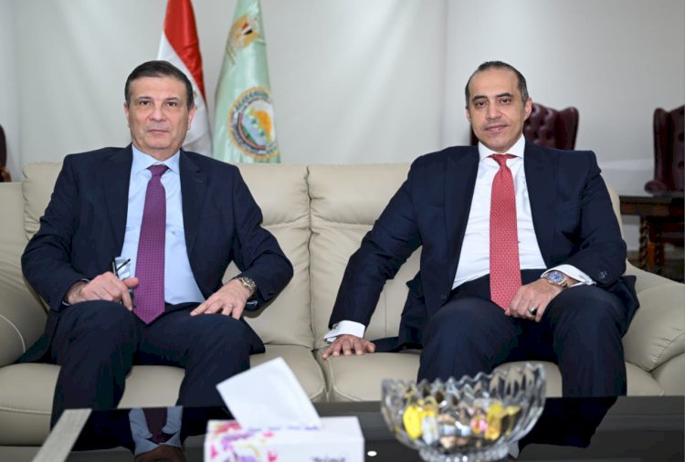 وزير الزراعة يستقبل وزير الشئون النيابية لمناقشة تعديلات قانون التعاونيات