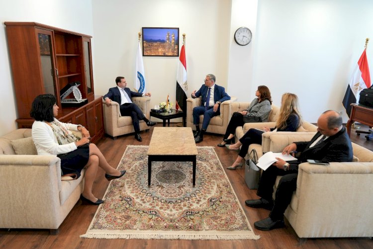 بدوي وكريمرز يبحثان تطورات استثمارات شل في مشروعات الغاز الطبيعي