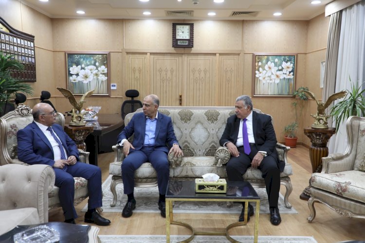 محافظ المنيا يهنئ اللواء حاتم حسن بتوليه مهام منصبه مديراً للأمن