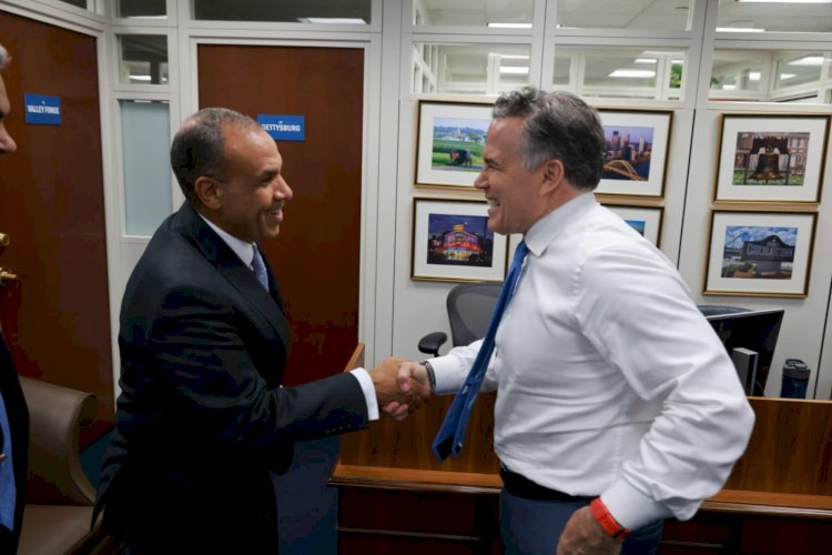 وزير الخارجية يلتقي السيناتور "ديفيد ماكورميك"