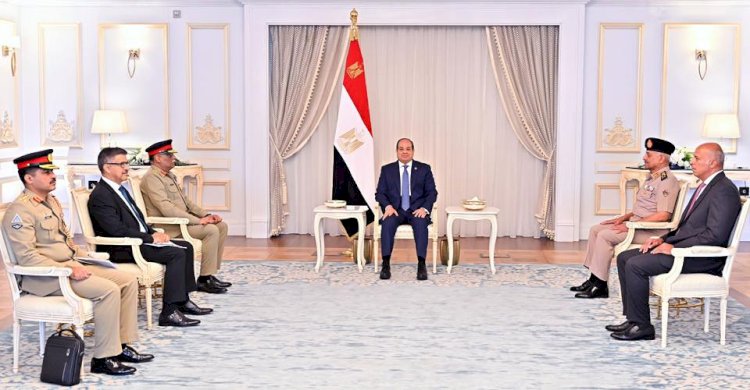 السيسي يستقبل رئيس هيئة الأركان المشتركة لباكستان