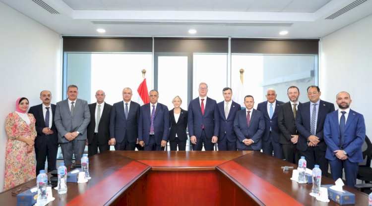 البترول توقع اتفاقية تحفيزية جديدة مع إيني وبي بي