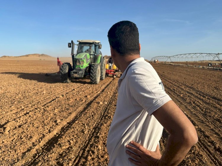 رئيس تحسين الأراضي يتفقد محطة الزراعة الآلية بتوشكى لمتابعة سير العمل