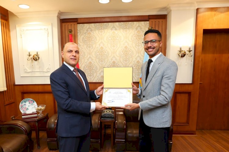 محافظ كفرالشيخ يُكرم فريق الإعلام لدورهم في تطوير الرسالة الإعلامية