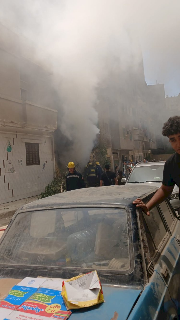 الحماية المدنية بالجيزة تخمد حريقا ضخما بجوار مرور فيصل