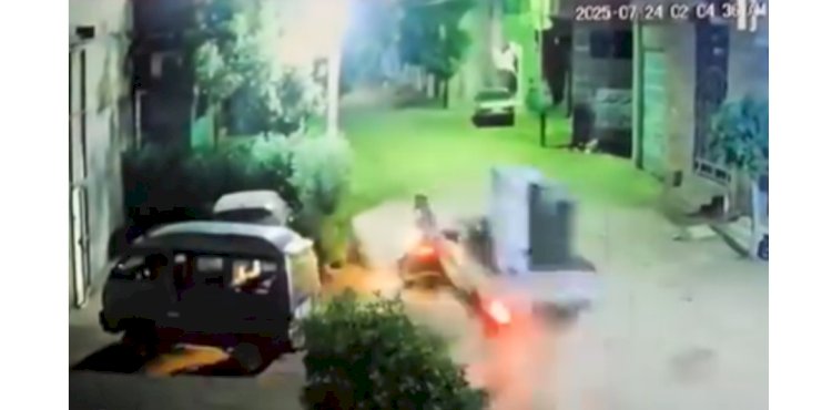 نكشف ملابسات فيديو اصطدام سيارة ربع نقل بدراجة بالغربية