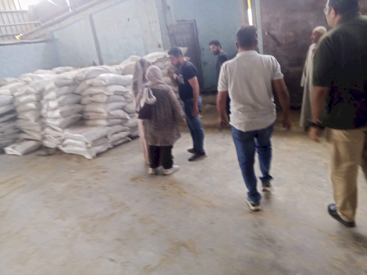الزراعة تواصل حملاتها المفاجئة على مخازن ومصانع الأعلاف
