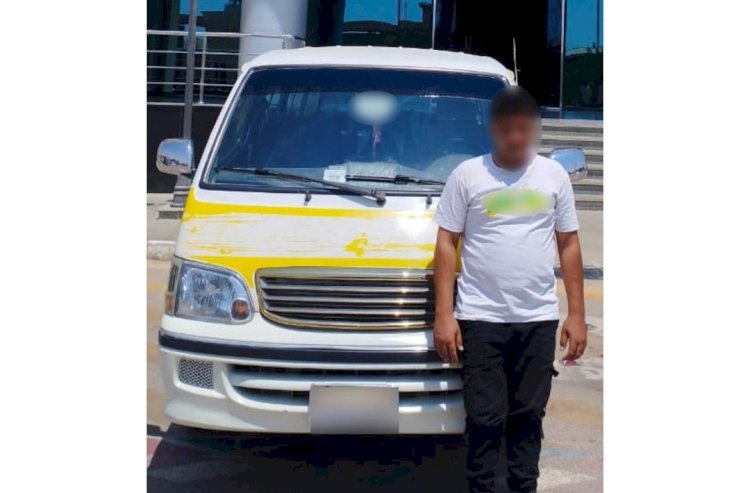 تعرف علي فيديو قيام سائق سيارة بقطع الطريق وتعطيل حركة المرور بالجيزة