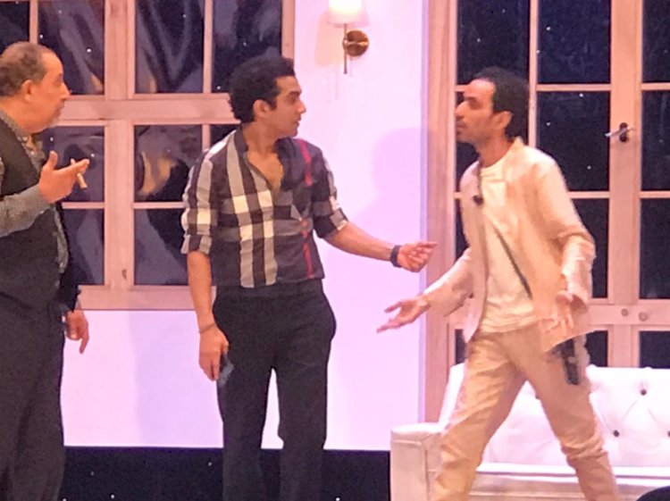 انطلاق عرض مسرحية حب من طرف حامد