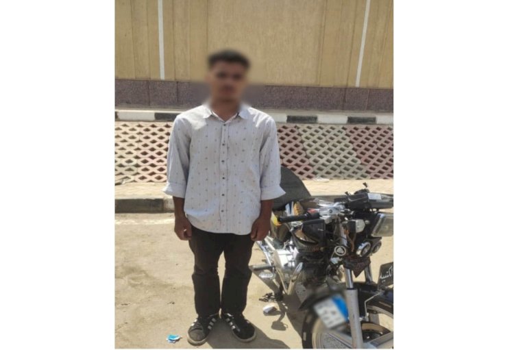 القبض علي قائد دراجة لقيامه بآداء حركات إستعراضية بالقاهرة