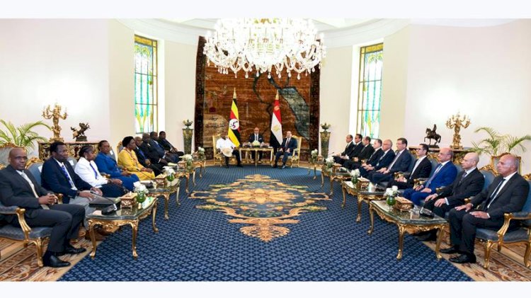 الرئيس عبد الفتاح السيسي يستقبل رئيس جمهورية أوغندا بقصر الاتحادية