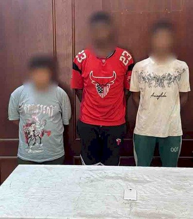 القبض علي ثلاثة متهمين سرقوا طالب اجنبي بالاكراه بالجيزة