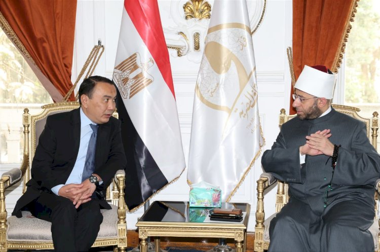 وزير الأوقاف يبحث مع سفير كازاخستان تعزيز التعاون الديني والثقافي