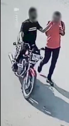 كشف فيديو محاولة قائد دراجة  سرقة مواطن بالاكراه بالقاهرة