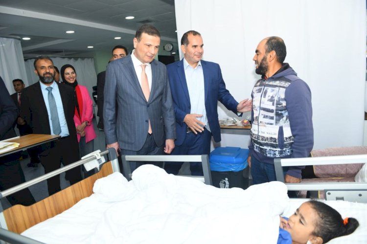 وزير الزراعة يزور مستشفى الناس ويُشيد بالخدمات المقدمة  للمواطنين مجانا