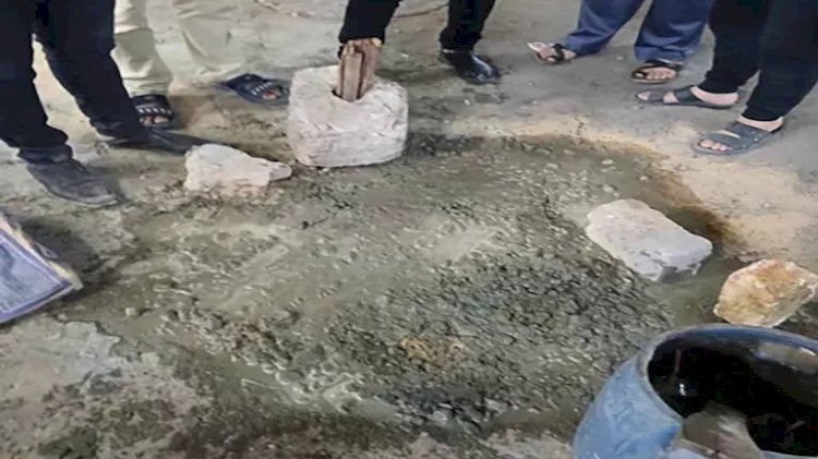 إصلاح هبوط أرضي في شارع رئيسي بالمنيا