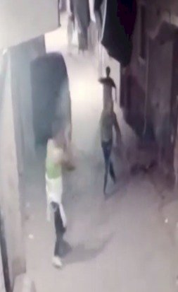 مالك عقار يشعل النار في عامل بالقاهرة