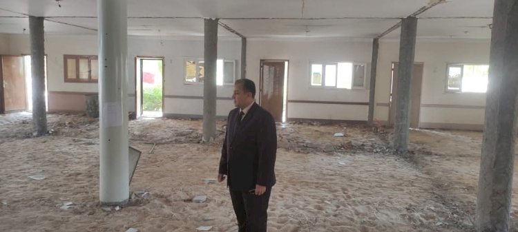 رئيس جامعة جنوب الوادي يتفقد حاضنة الأعمال بالتعاون مع مؤسسة إنروت