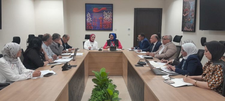 وحدة تكافؤ الفرص تناقش رؤيتها المستقبلية لتعزيز تمكين المرأة بالتضامن