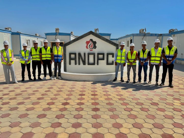 طلاب هندسة جامعة جنوب الوادي الأهلية يشاركون في تدريب ميداني بشركة "أنوبك" لتصنيع البترول بأسيوط