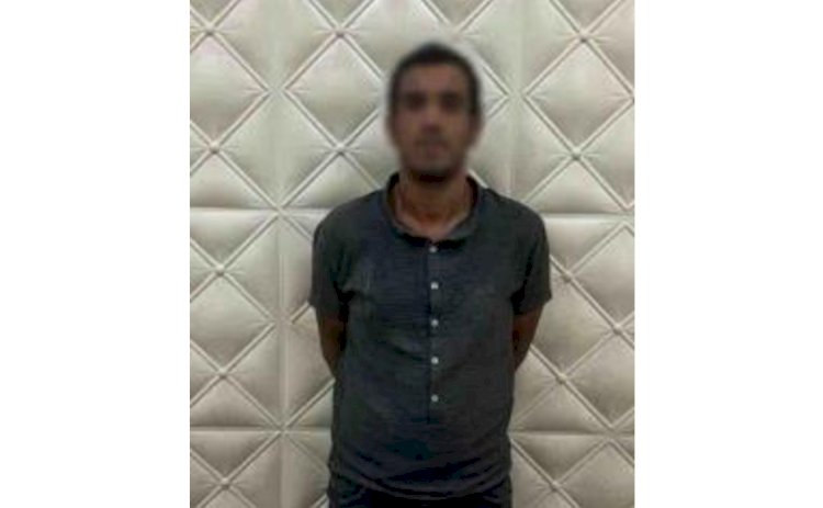 نكشف مقطع فيديو قيام سايس بالقفز على مقدمة سيارة بالقاهرة