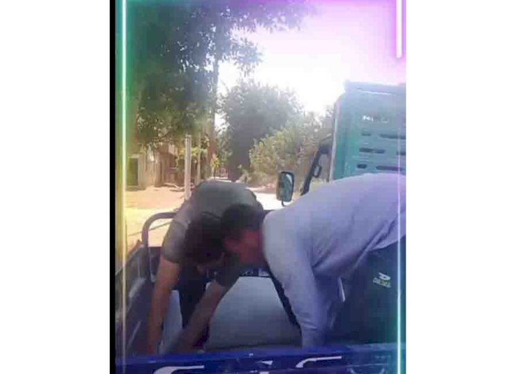 نكشف فيديو الإدعاء بقيام مواطن نقل أجولة دقيق من سيارة لتروسيكل بالمنوفية