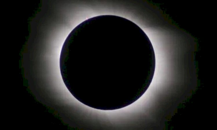 اليوم العالم يترقب خسوفًا كلياً للقمر