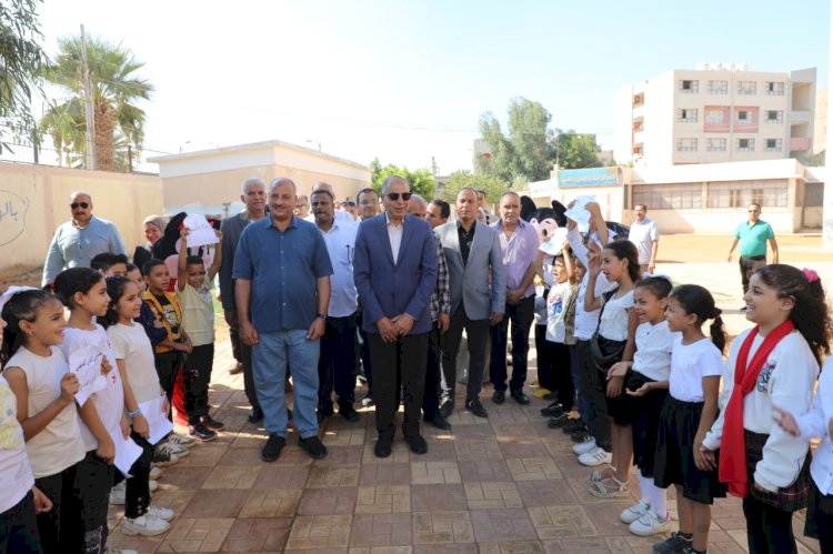 محافظ المنيا يتفقد أعمال رفع كفاءة وصيانة مدرسة الشهيد رجب بمركز أبوقرقاص