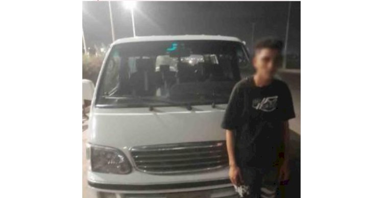 ضبط سائق لقيامه بالسير عكس الإتجاه وإعاقة حركة المرور بالقاهرة