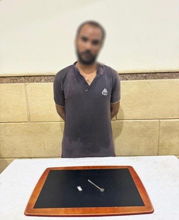 اعرف فيديو مواطن مسجى على ظهره وتبدو عليه اثارتعاطي المخدرات بالإسماعيلية