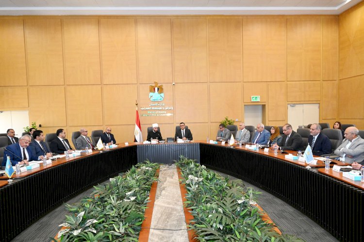 وزيرا الإسكان والأوقاف يناقشان عددًا من الموضوعات المشتركة بين الوزارتين