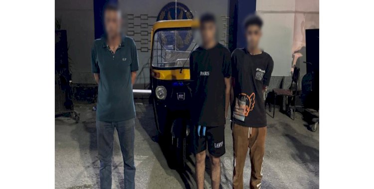 نكشف فيديو قيام متهمين بسرقة  "توك توك" بالجيزة