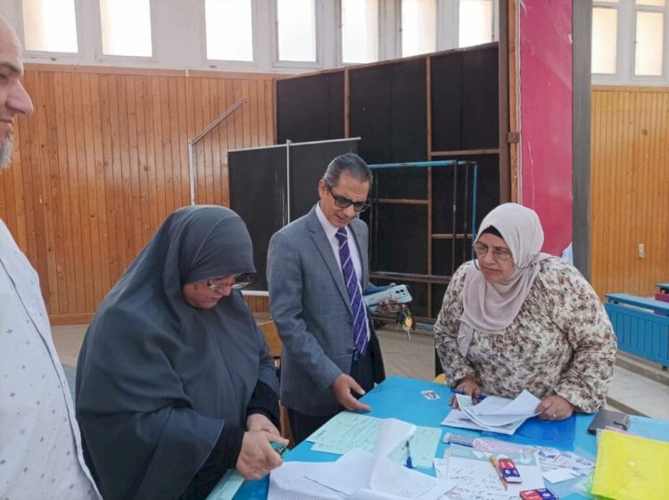 عميد تربية جامعة المنيا يواصل جولاته التفقدية لاستقبال الطلاب الجدد