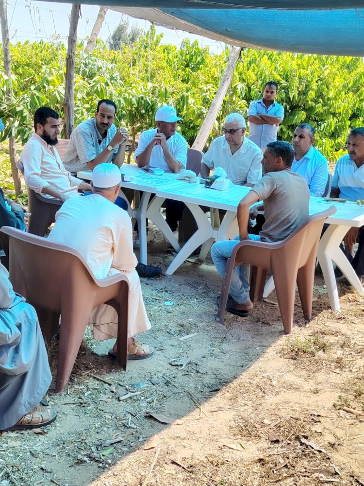 رئيس استصلاح الأراضي يتفقد  جمعيات  ومزارع قرى الاستصلاح بالنوبارية 