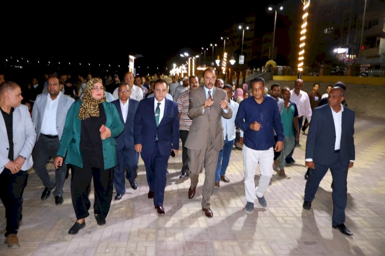 محافظ سوهاج يتفقد أعمال تطوير ممشى الكورنيش الشرقي ويشيد بسرعة الإنجاز