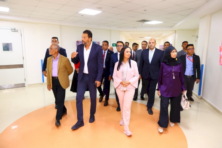 وزيرة التضامن تصطحب وزير الأسرة بجمهورية سنغافورة في زيارة لمستشفى الناس