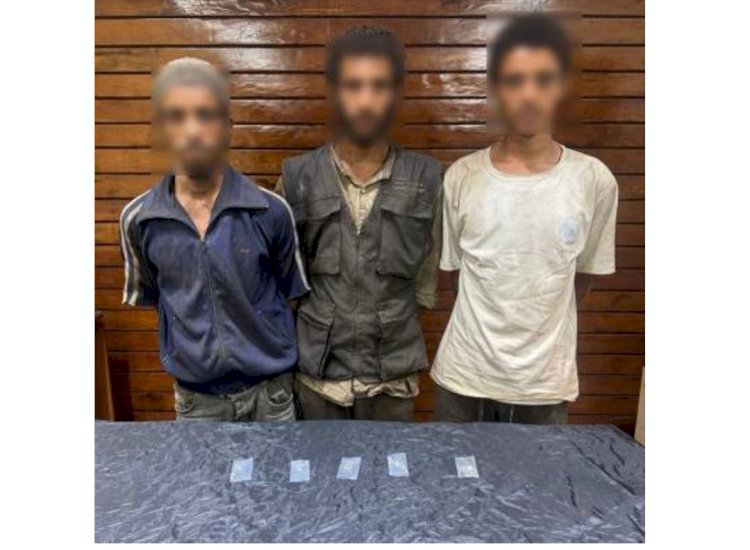 ضبط المتهمين بتعاطى المواد المخدرة بشوارع القليوبية