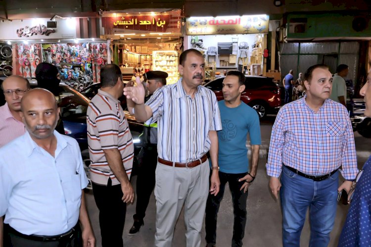 محافظ سوهاج يتفقد أعمال الرصف وتطوير الشوارع بحي شرق ويستمع لمطالب المواطنين