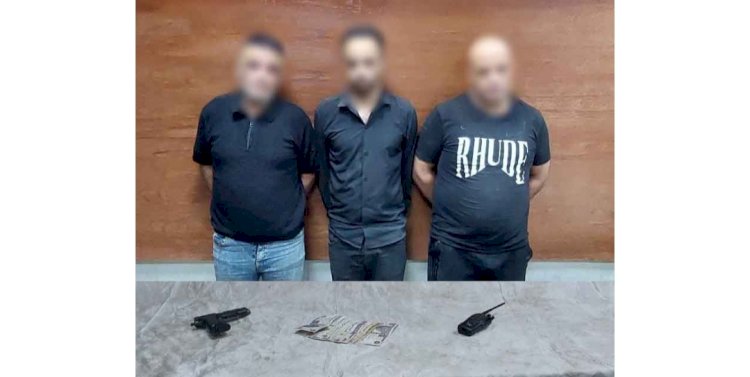ضبط المتهمين بالنصب  على مالك محل والإستيلاء منه على مبلغ مالى بالقاهرة