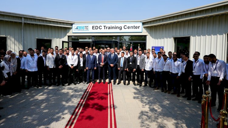 "بدوي وجبران" يُسلمان شهادات لأوائل خريجى دورات تدريب مجانية في مجالات الحفر