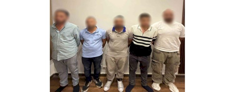 حقيقة فيديو قيام عدد من الأشخاص بالتعدى على آخرين بالضرب أمام محل عملهم بالجيزة