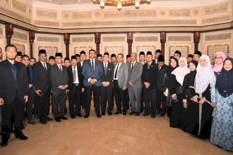 في ضيافة الأوقاف: زيارة القضاة الشرعيين الماليزيين لمسجد مصر الكبير