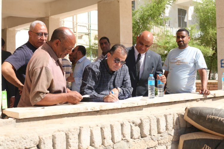 رئيس جامعة جنوب الوادي يتابع معدلات الانجاز في المشروعات التطويرية