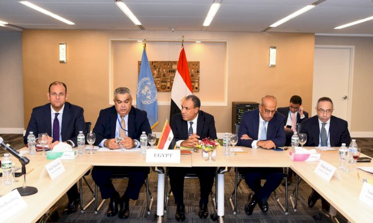 عبدالعاطي يبحث مع قيادات اللجنة اليهودية الأمريكية وقف إطلاق النار بغزة