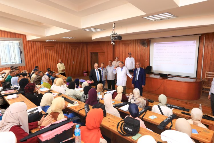 رئيس جامعة كفر الشيخ يتفقد سير العملية التعلمية بجامعة كفر الشيخ الأهلية