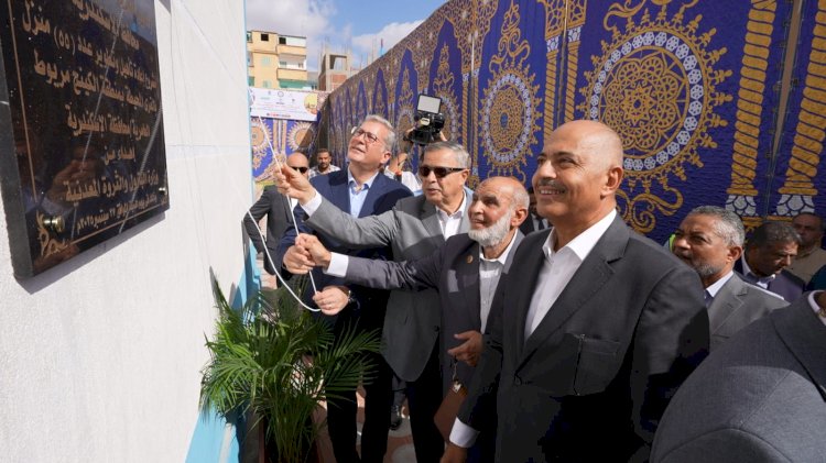 وزير البترول ومحافظ الإسكندرية يفتتحان تطوير  قري منطقة كنج مريوط