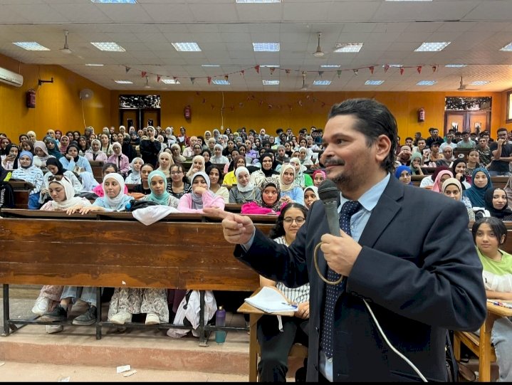 لقاء تعريفي للطلاب الجدد و اسرة طلاب من اجل مصر بطب بيطري قنا