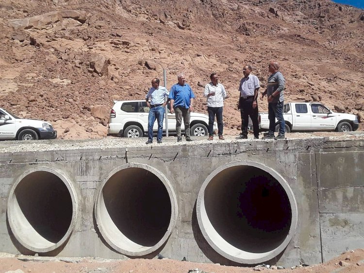 وزير الري يتابع موقف جاهزية منشآت الحماية من أخطار السيول