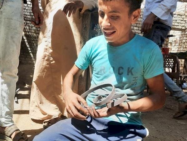 بنالهم بيت.. محافظ المنيا يستجيب لأسرة الطالب الكفيف شنودة