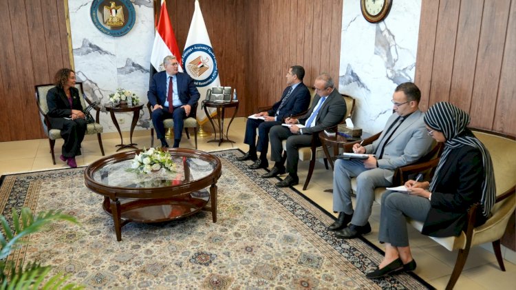بدوي  يبحث مع فالكو الأمريكية خطط التوسع واستخدام الطاقة  في حقولها بمصر